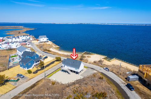 37 Good Luck Dr, Berkeley Township NJ  08721-1114 exterior