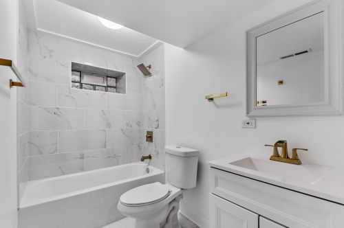 6822 Artesian Ave, Chicago IL  60629-1327 exterior