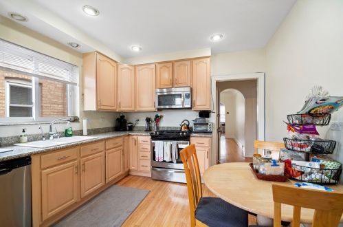 5324 Cullom Ave, Chicago IL 60641-1315 exterior