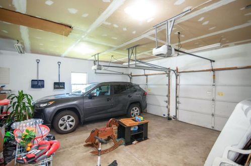 13 Gaylord Rd, Windsor Locks CT 06096-2815 exterior