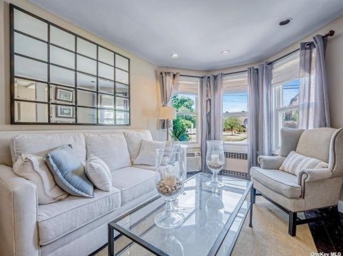 44 Jamaica Ave, Valley Stream, NY 11580-6314