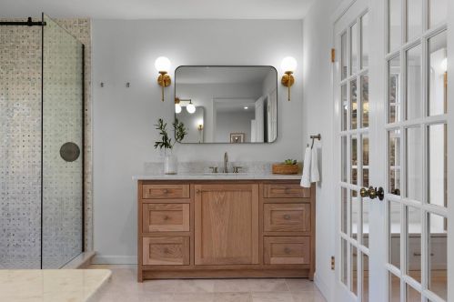 4150 Lake Dr, Milwaukee WI  53211-1719 exterior