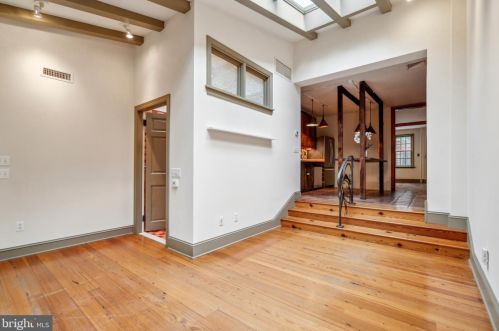 515 Delancey St, Philadelphia PA 19106-4105 exterior