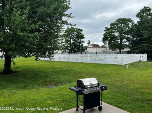 8 Park Meadow Ln, West Long Branch NJ  07764-1275 exterior