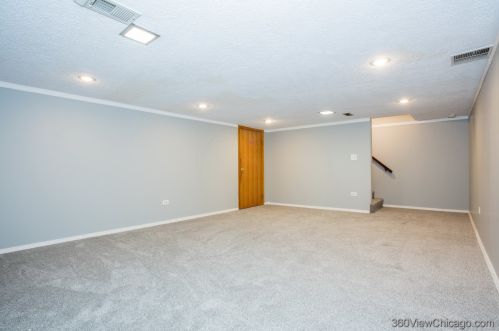 7026 Greenleaf St, Niles IL  60714-2133 exterior