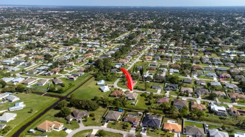 1080 Romaine Ln, Fort Pierce FL 34953-3675 exterior