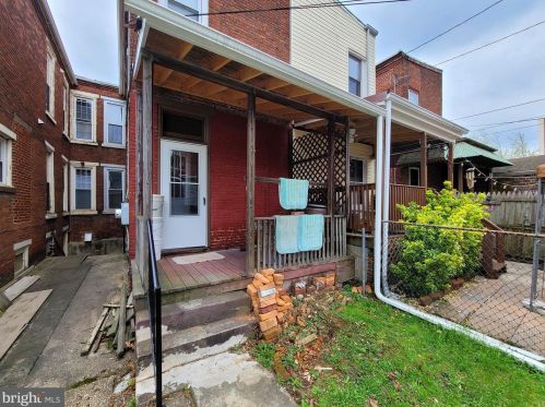 402 Norwegian St, Primrose PA 17901-3817 exterior