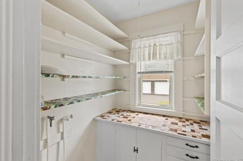 52 Delmont St, Manchester CT 06042-3510 exterior