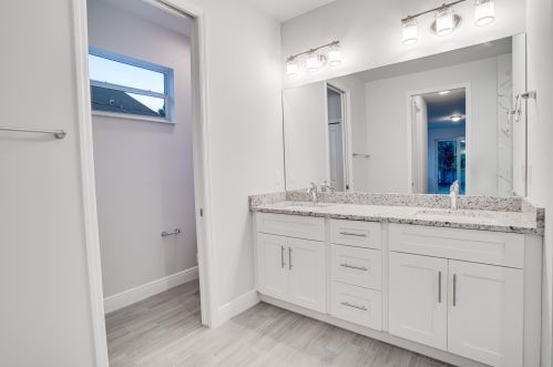 1871 Lewis St, Fort Pierce FL 34987-2083 exterior