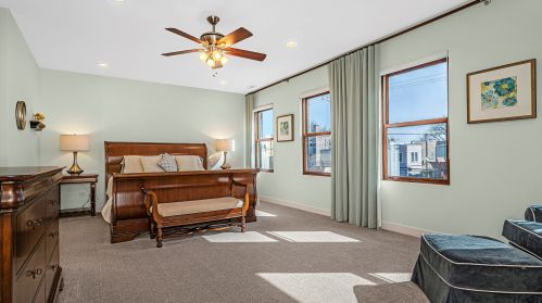 4231 Richmond St, Chicago IL 60618-2615 exterior