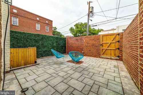 1011 Duke St, Alexandria VA 22314-3402 exterior