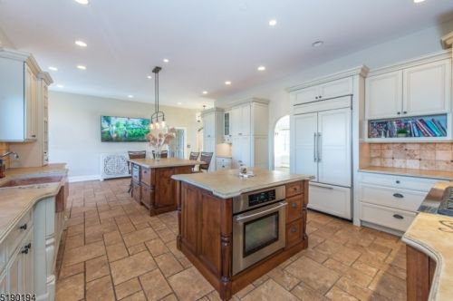 752 Ridge Road Ter, Kinnelon NJ  07405-2132 exterior