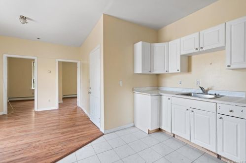 78 Clinton St, Poughkeepsie NY 12601-4221 exterior