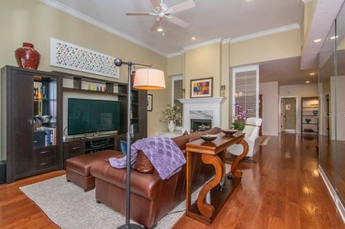 4949 Bayshore Blvd, Tampa FL 33611-3851 exterior