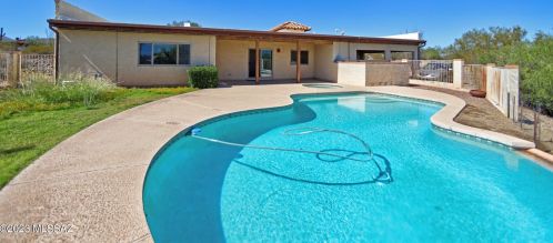 4670 Paseo De Los Cerritos, Tucson AZ 85745-9552 exterior