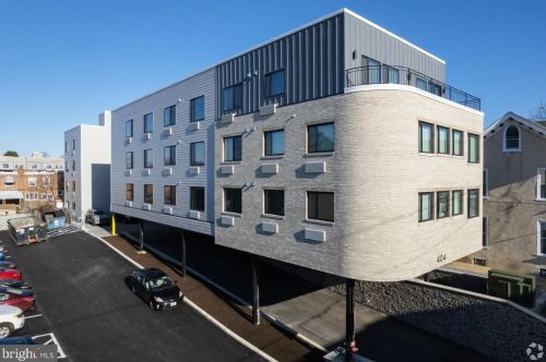 404 Fountain St, Philadelphia PA 19128-4500 exterior