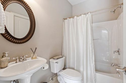 2077 Hatteras Way, Atlanta GA 30318-1085 exterior