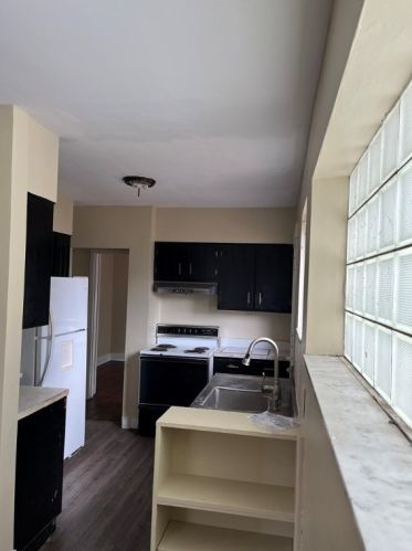 2203 Dartmore St, Pittsburgh PA  15210-4081 exterior