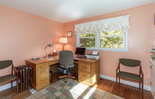 1490 Fox Trl, Mountainside NJ 07092-1301 exterior