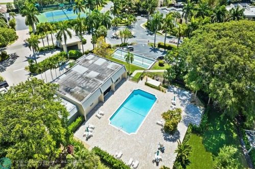 23 Royal Palm Way, Boca Raton FL  33432-7819 exterior