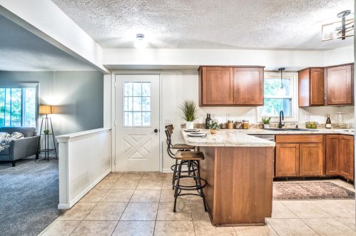 1202 Sprucebrook Dr, Kalamazoo MI 49048-5814 exterior