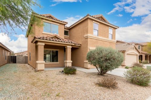 8454 Hunnic Dr, Tucson, AZ 85747-5989