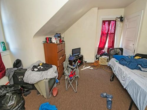 2900 Shadeland Ave, Pittsburgh PA 15212-2557 exterior