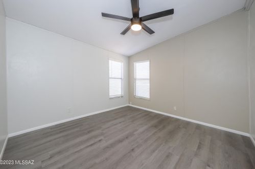 55 King Rd, Tucson AZ 85705-3217 exterior