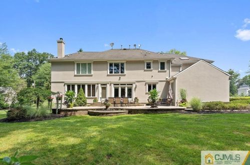 21 Southfield Rd, Edison NJ 08820-3141 exterior