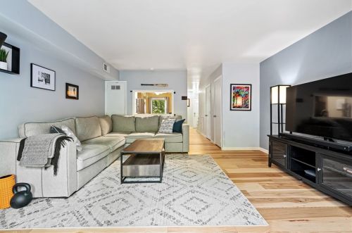 436 Country View Ct, Pittsburgh PA 15205-1608 exterior