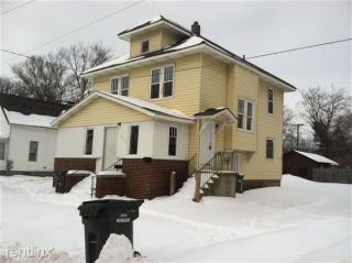 332 Larch Ave, Meskegon MI  49441-2417 exterior