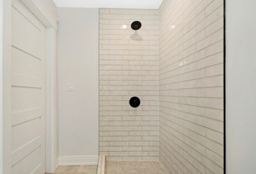 1837 Mozart St, Chicago IL 60647-5111 exterior