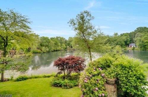 26 Glenwood Rd, Parsippany NJ 07834-3308 exterior