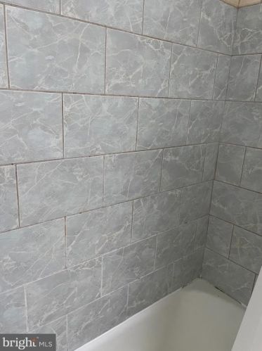 1125 Knorr St, Philadelphia PA 19111-4905 exterior