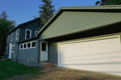 252 Main St, Meriden CT 06451-3859 exterior