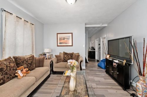 13 Regent Ave, Providence RI  02908-5502 exterior