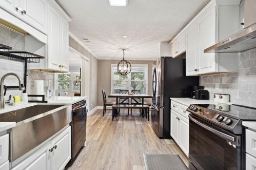 4096 Clay Dr, Atlanta GA  30360-2522 exterior