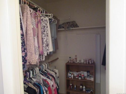 100 Sycamore Dr, Middletown NY 10940-5459 exterior