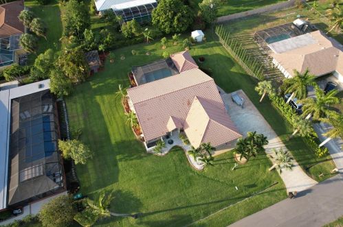 1715 Dominic Ave, Fort Pierce FL 34952-5816 exterior