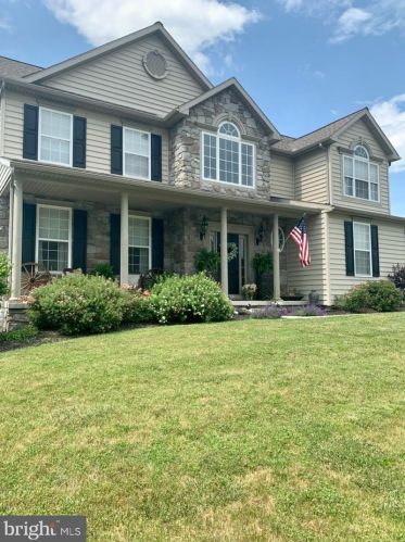 196 Lucas Dr, Littlestown, PA 17340-9532