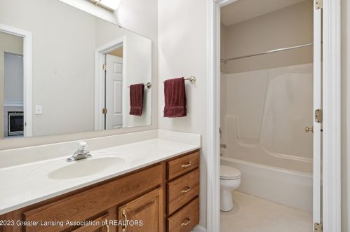 2968 Marfitt Rd, East Lansing MI 48823-6355 exterior