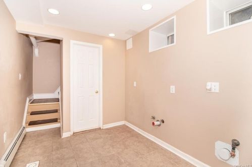 251 239 St, Bronx NY 10470-1811 exterior