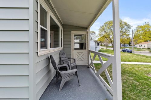 3436 1st Pl, Milwaukee WI  53207-3234 exterior