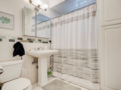 4545 Austin Ave, Chicago IL  60630-3115 exterior