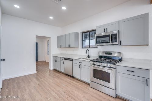 823 Arizona Ave, Tucson AZ  85705-7733 exterior