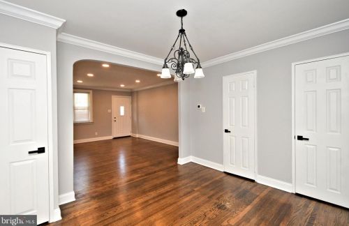 8721 Jackson St, Philadelphia PA 19145-2427 exterior