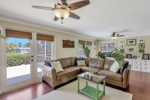 1765 Hbr Ln, Naples FL 34104-0317 exterior