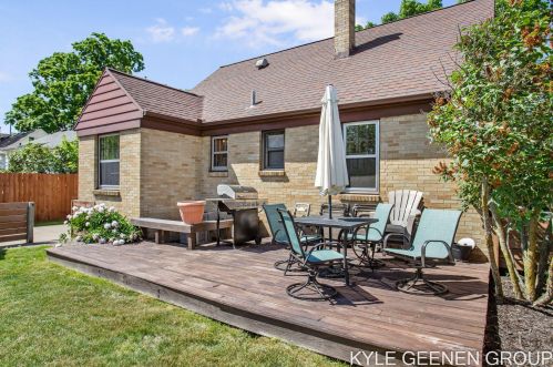 1114 Northlawn St, Grand Rapids, MI 49505-3724