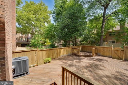 11352 Empire Ln, Rockville MD 20852-2870 exterior