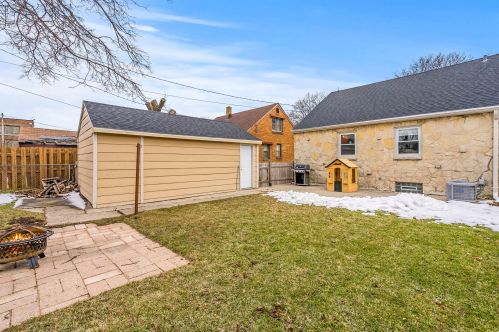 8624 Becher St, Milwaukee WI  53227-1726 exterior